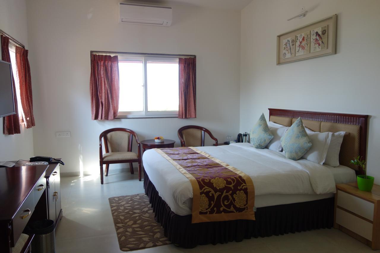 Savana Lake Resort Nashik Dış mekan fotoğraf